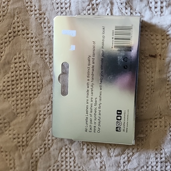 Eyelashes - Picture 2 of 2